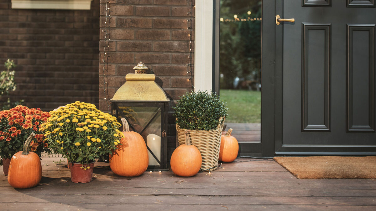 Front porch displays